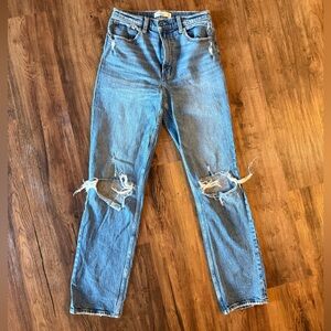 Medium wash 90s straight abercrombie & fitch Ultra High Rise Distressed Jeans